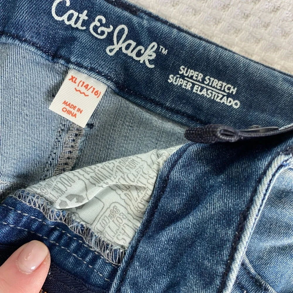 Like NEW! Stretch denim mini skirt with cute side stitching!! ✨EUC✨worn once!